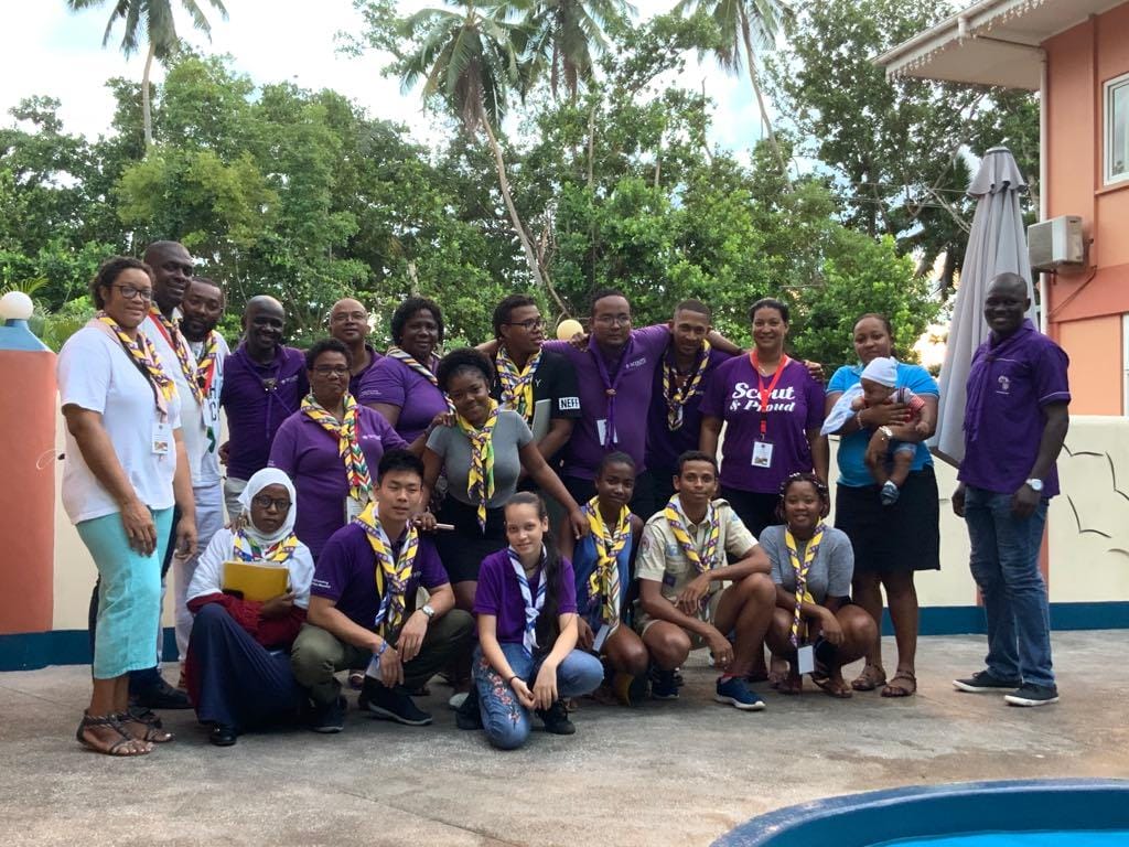 79700431_558129115025303_3834154353527095296_n (1) A diverse group of Seychelles Scout leaders and members gathered together for a group photo, exemplifying the unity and community spirit of the scouting movement in Seychelles.